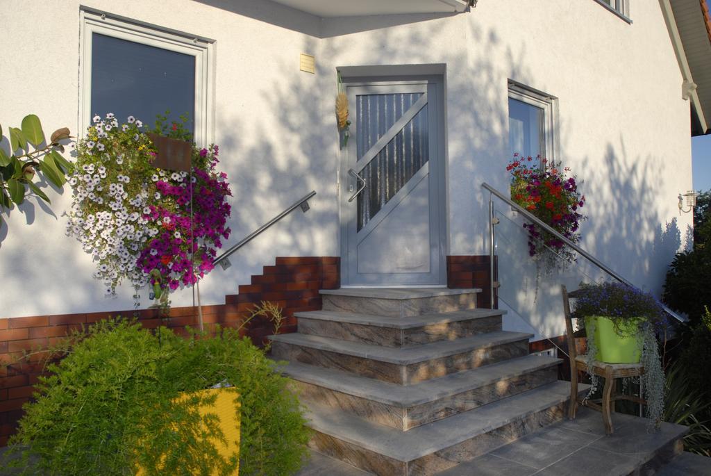 Gasthaus-Pension Hofmann Oberdachstetten Exterior photo